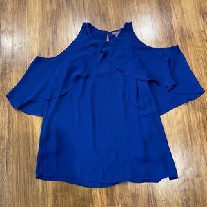 LIKE NEW VINCE CAMUTO blue flutter sleeve blouse